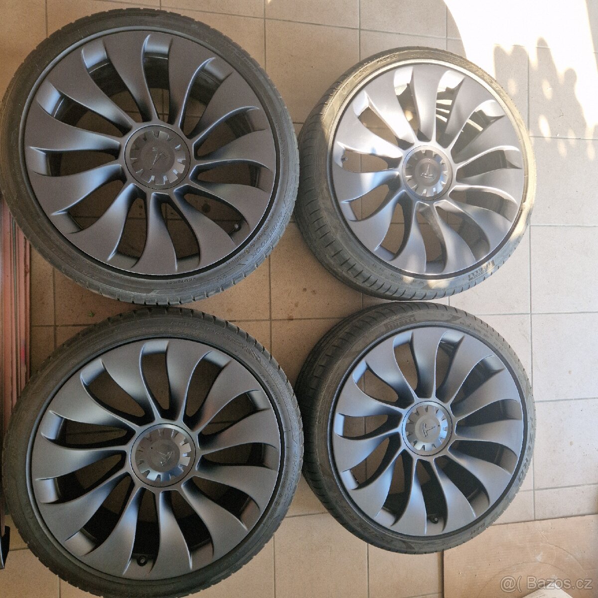 Alu kola Tesla R21 - 2