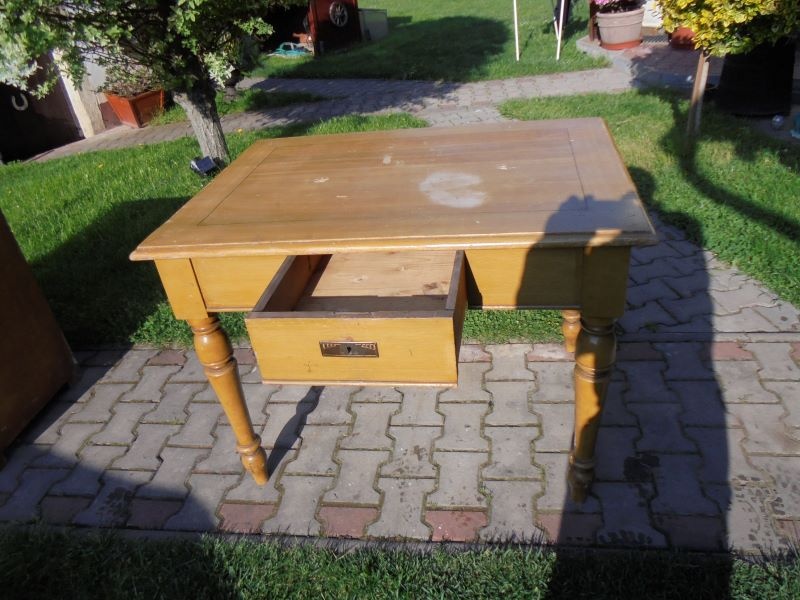 Starožitný stůl - 2