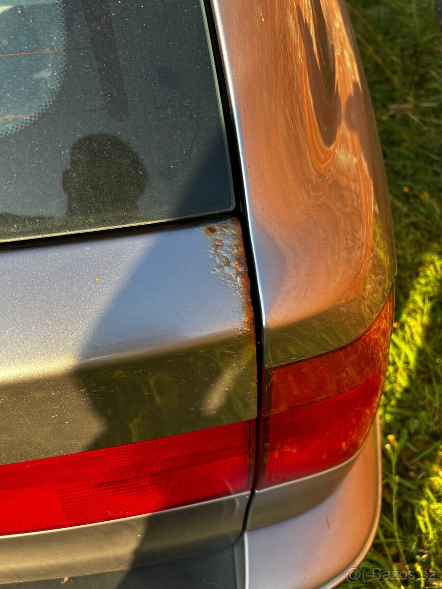 Víko kufru bmw e39 Touring - 2