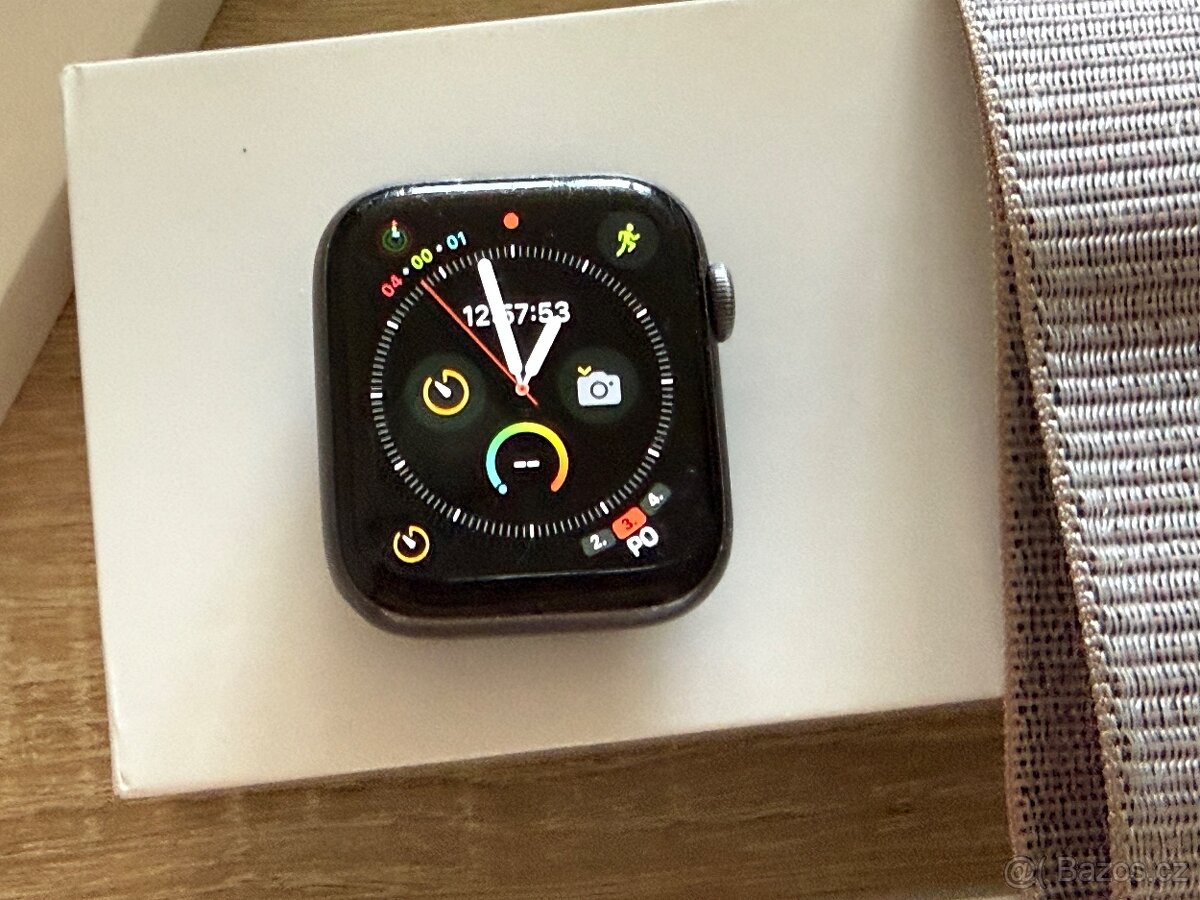 Apple Watch Series 4 44 mm, Space Gray - 2