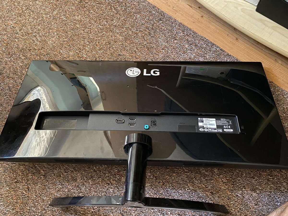 LG 29UM68-P 29" UltraWide IPS – 2560×1080 - 2