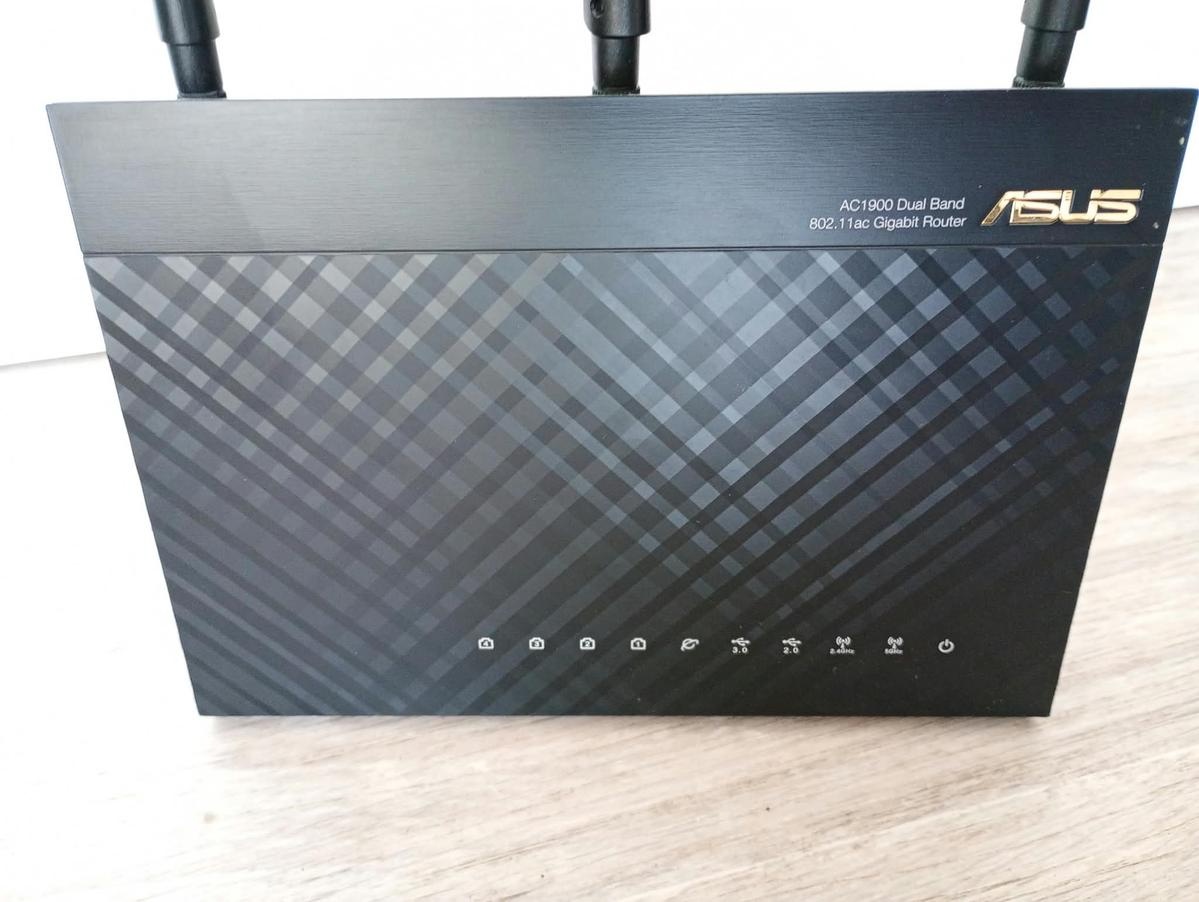 Wi-Fi router ASUS RT-AC68U AC1900 - 2