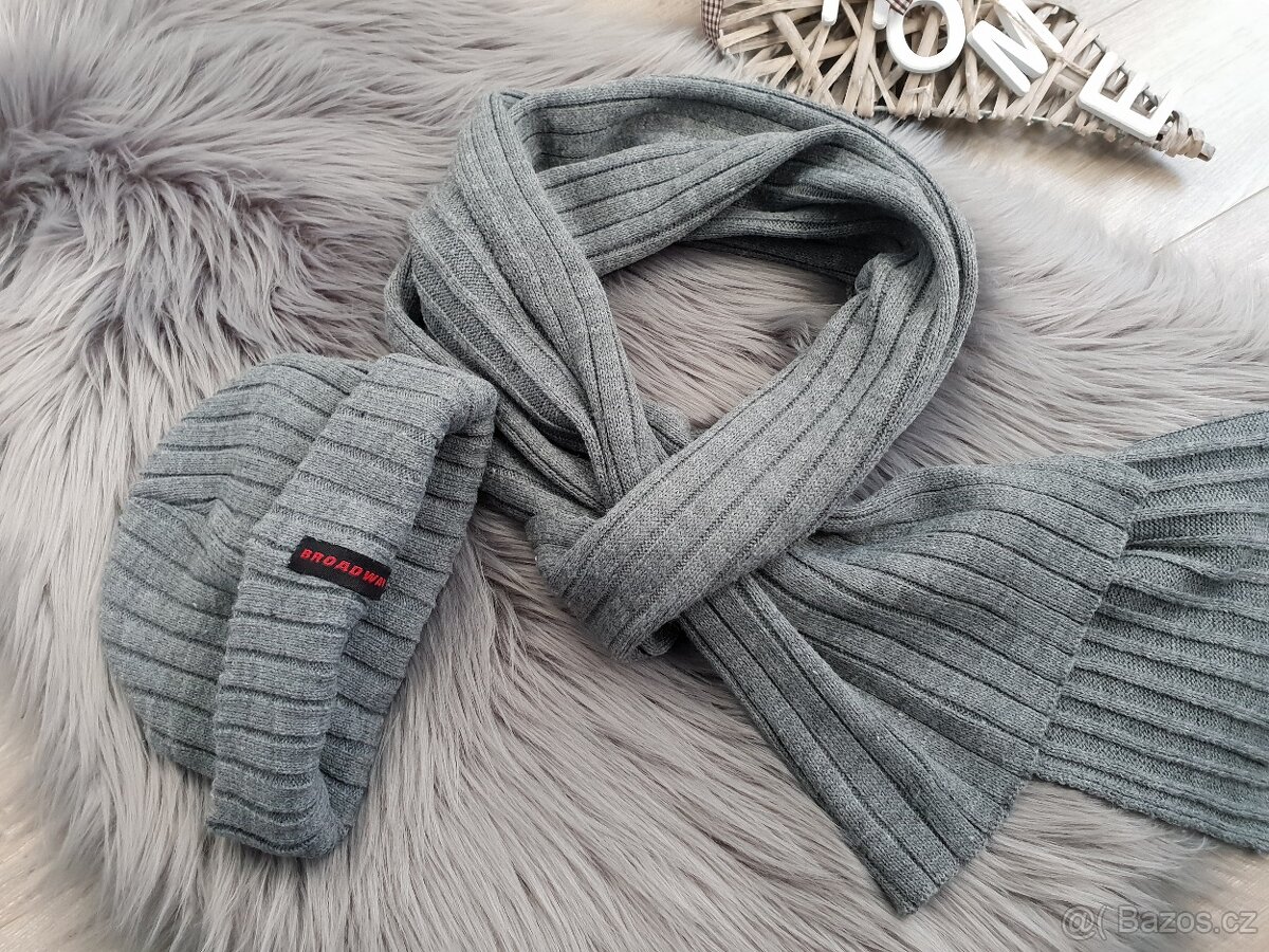 Prodám šedý set šály a čepice - 2