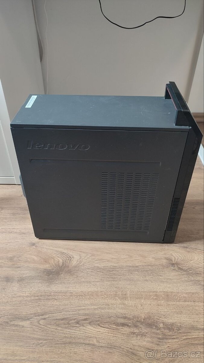 Počítač Lenovo ThinkCentre. - 2