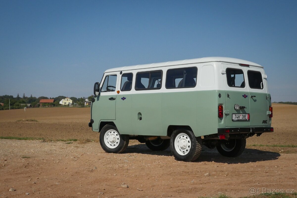 UAZ 2206 Buchanka oficial - 2