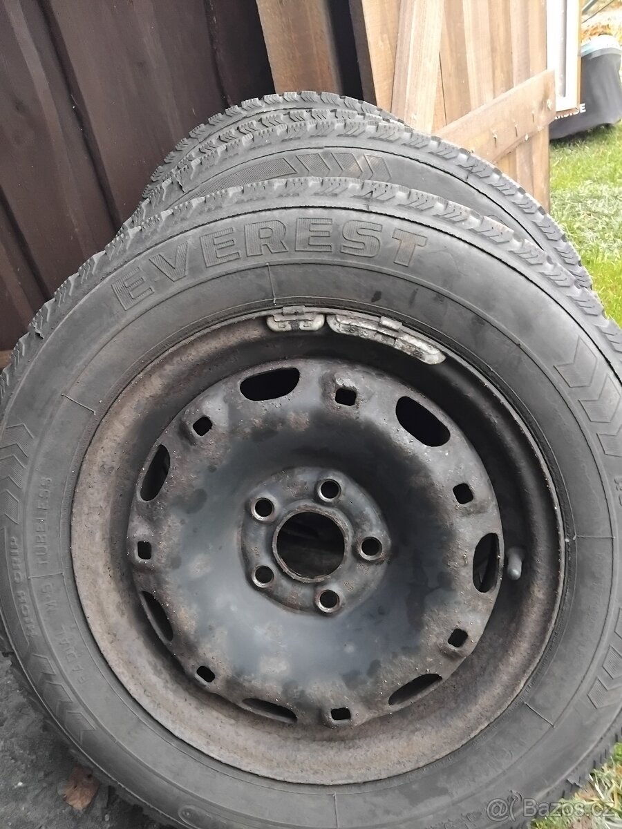 Pneu 165/70 r14 - 2