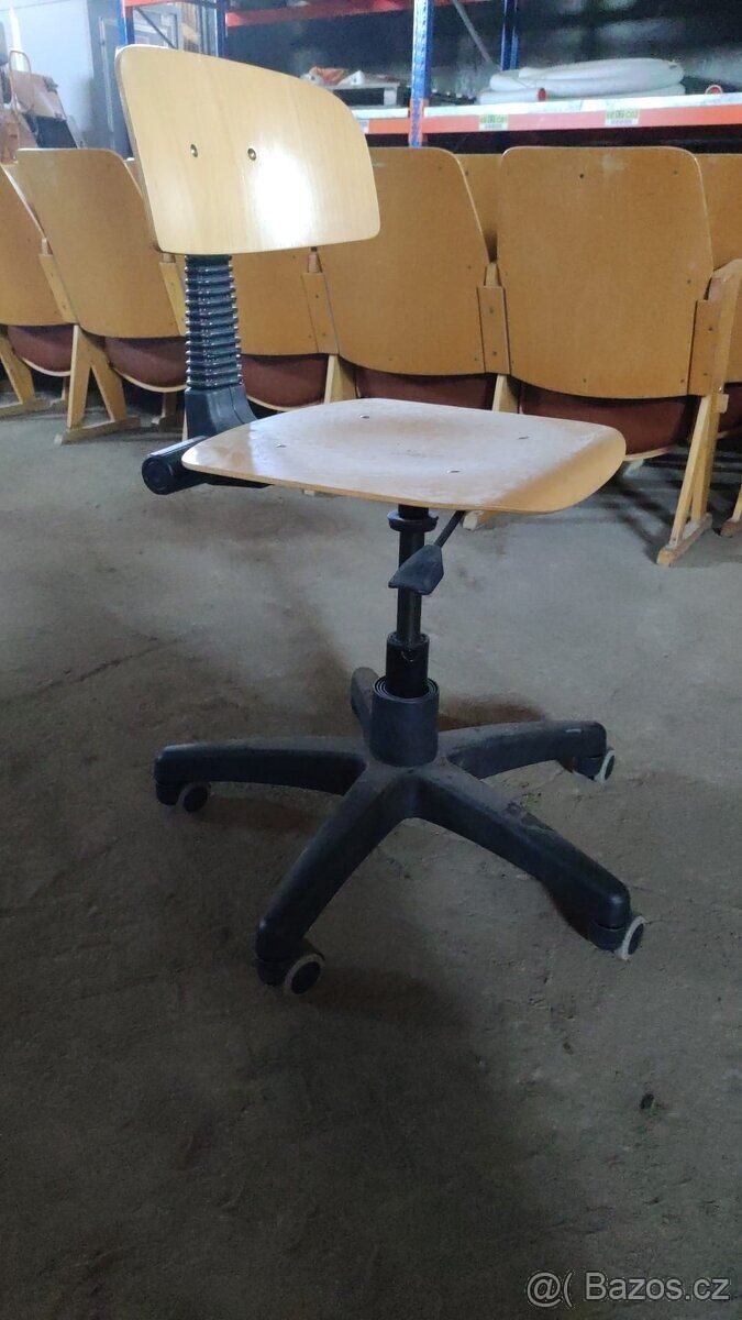 Kolečková židle - 2