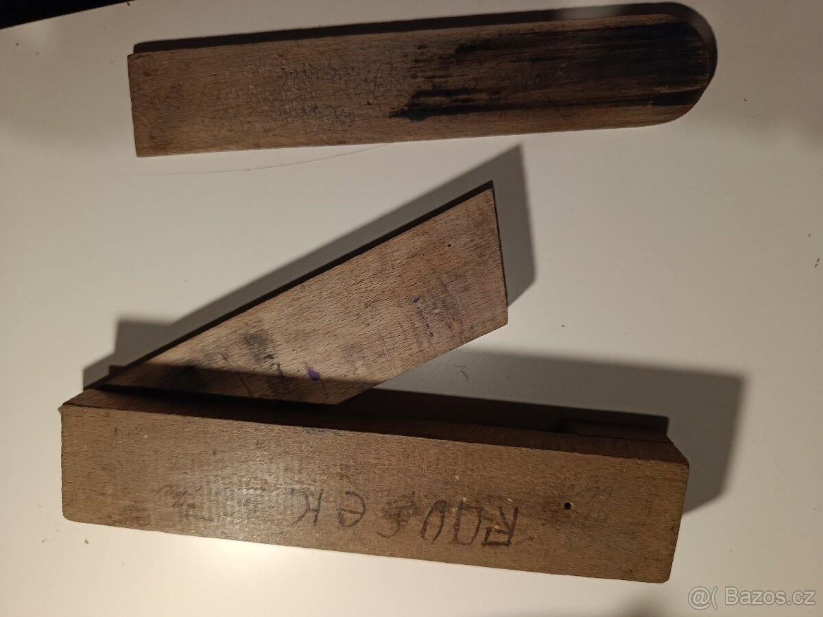 Dřevěný penál a kovové krabičky od doutníků - 2