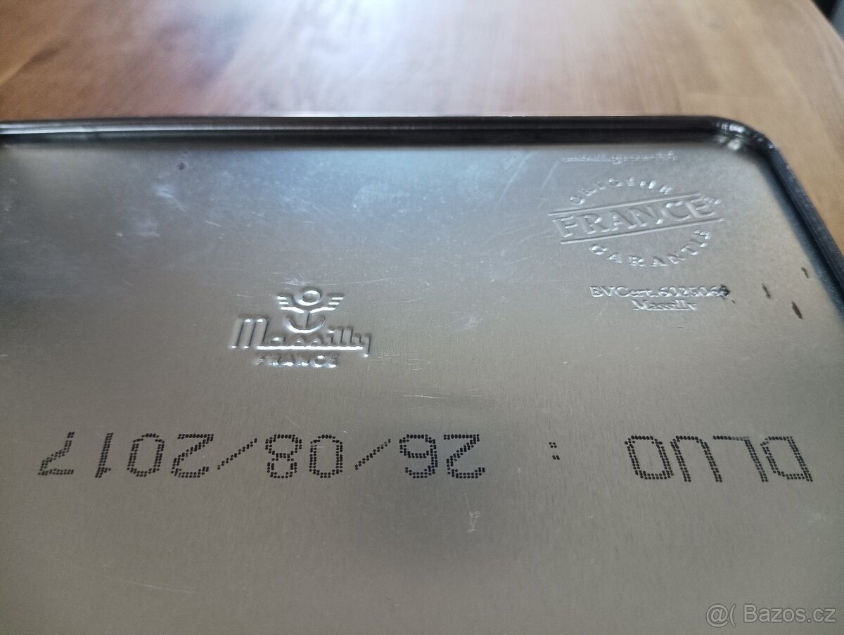 PLECHOVÁ KRABIČKA MASSILLY BONLAIT FRANCIE - 2