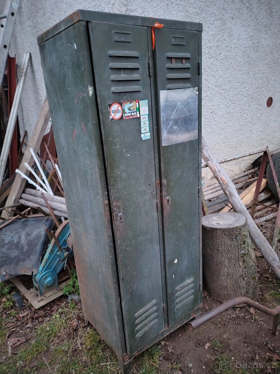Plechová skříň - 2
