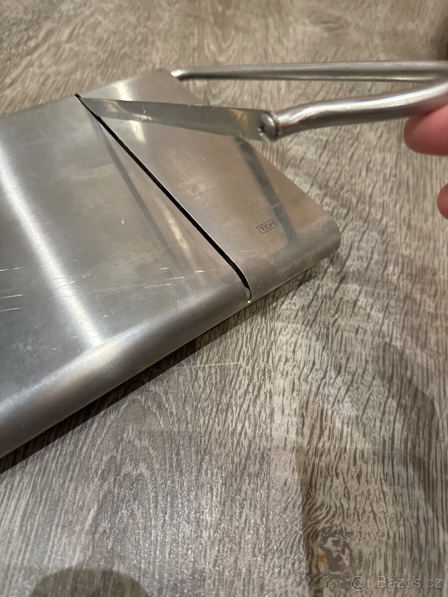 Kráječ na sýr - 2