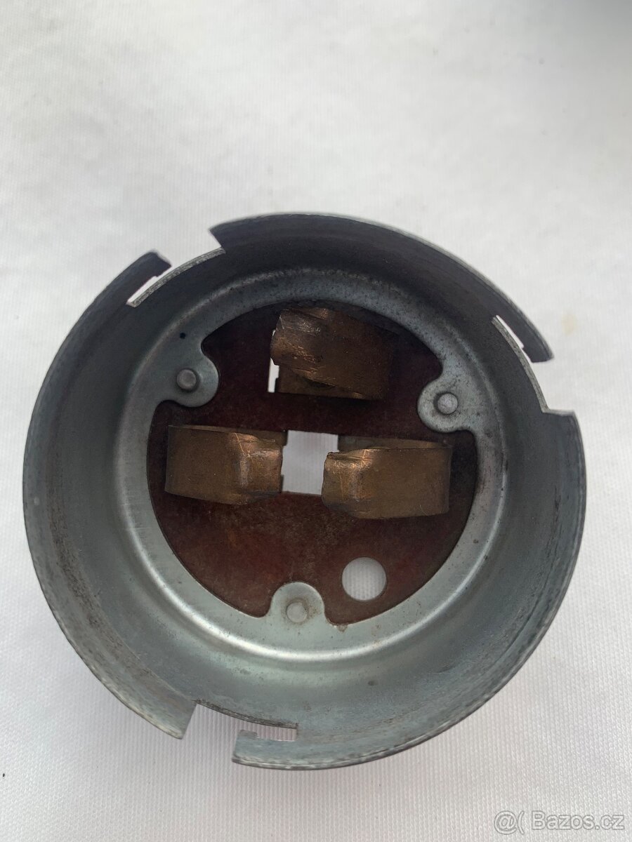 Prodám patice žárovky Jawa - 2