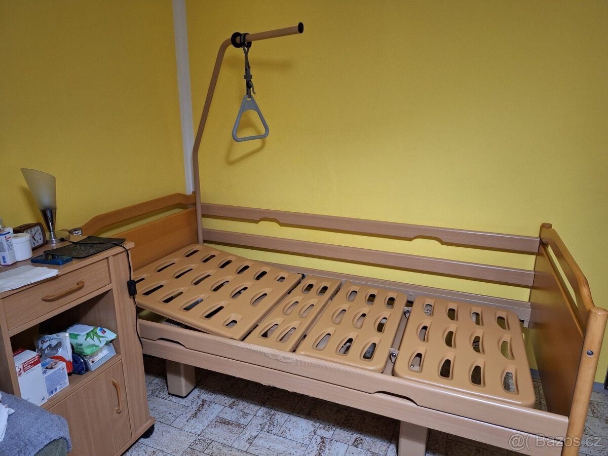 Zdravotní plně polohovací postel - 2