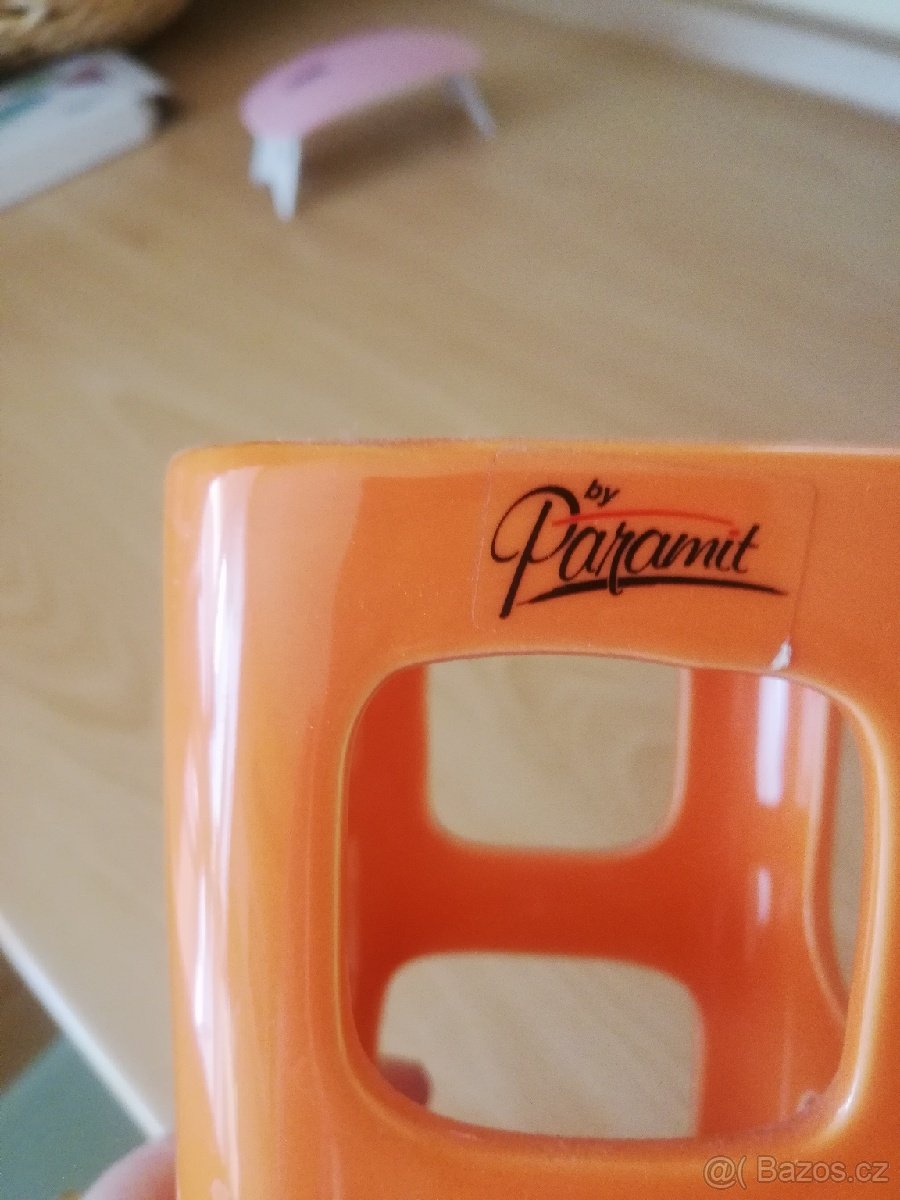 Váza, oranžové dekorace - 2