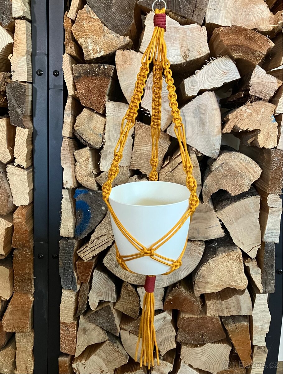 Závěsný květináč macramé - 2