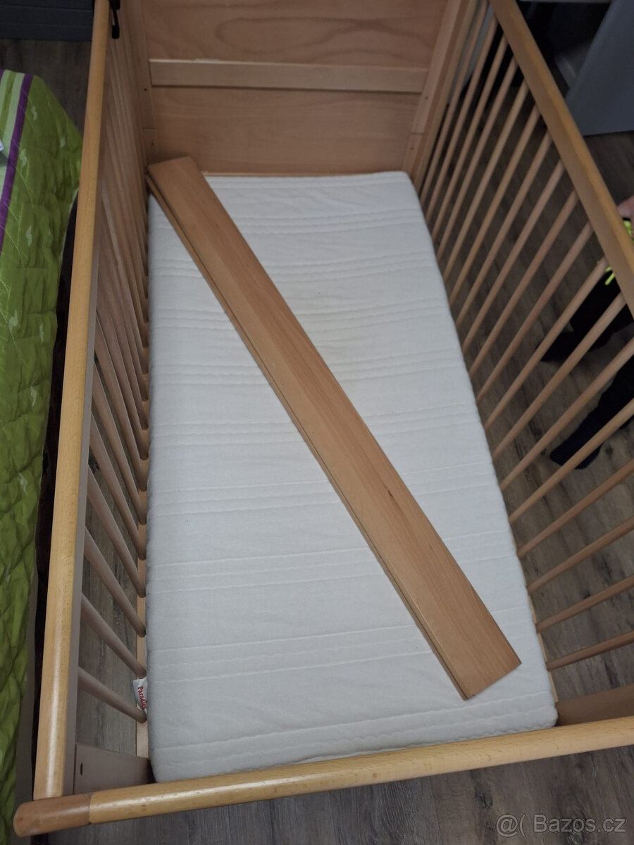 Dětská postýlka 140x70 s madrací - 2