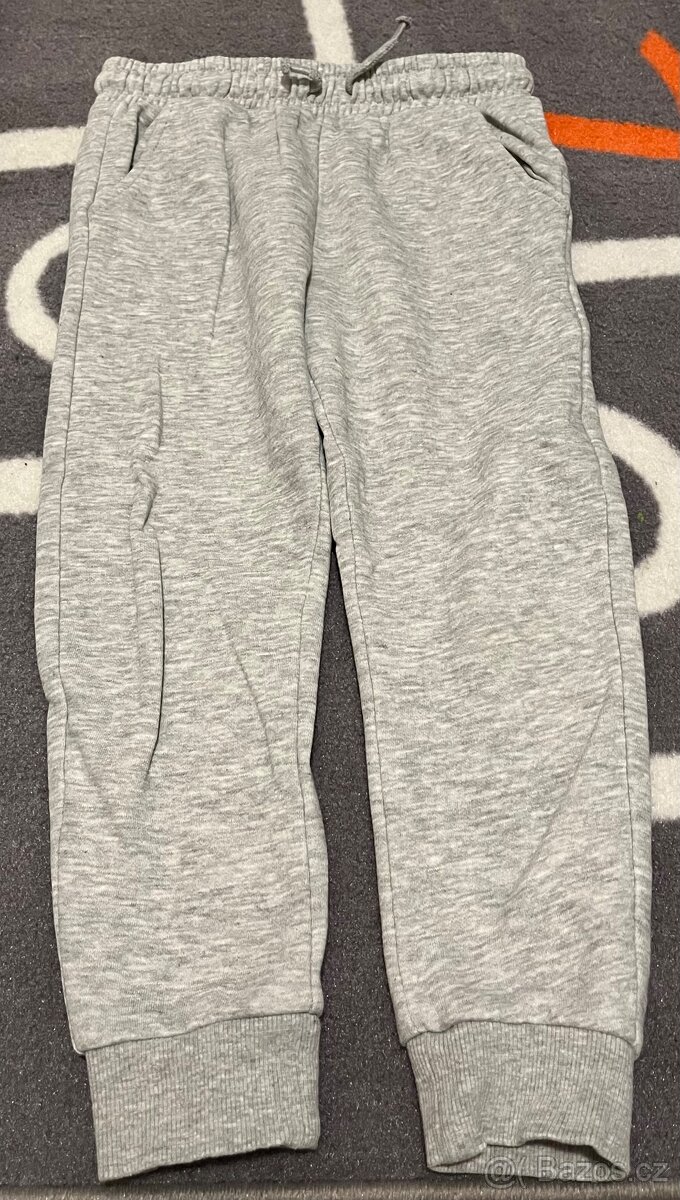 Šedé melír tepláky F&F vel. 110/116 - 2