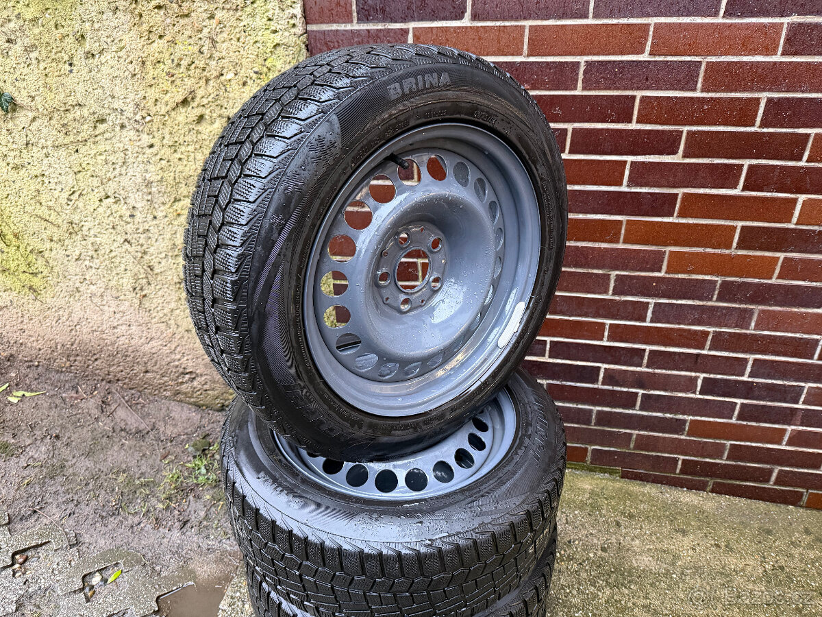 Sada pneu 205/55/16, cena za sadu 3000,- Kč - 2