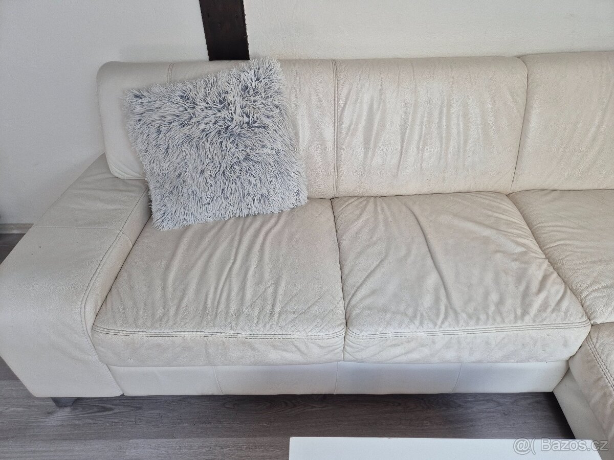 Kožená bílá sedačka - 2