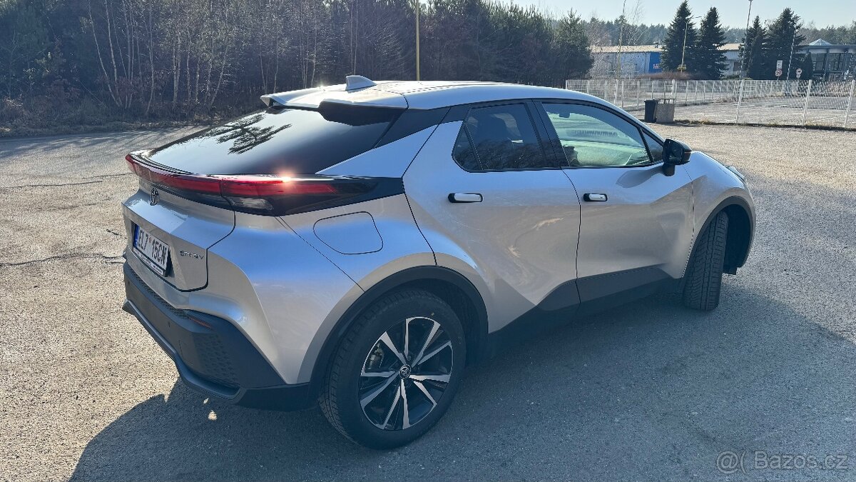 Toyota C-HR 2l pluginhybrid 223koni - 2