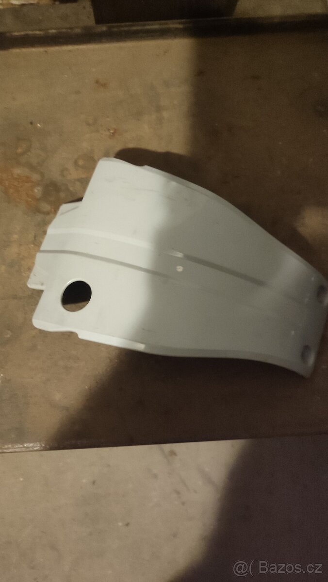 Kryt motoru - 2