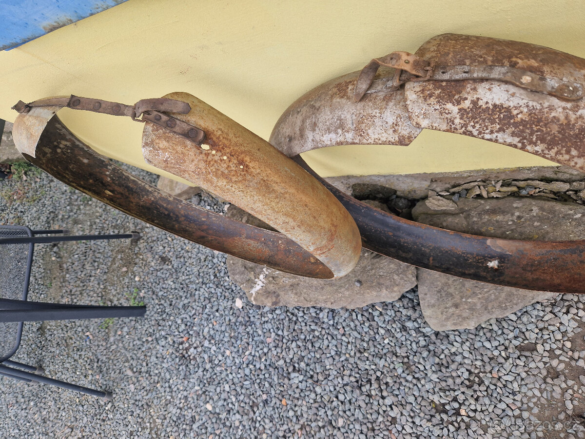 Kryty rezervních kol - LOUKOTĚ - 2