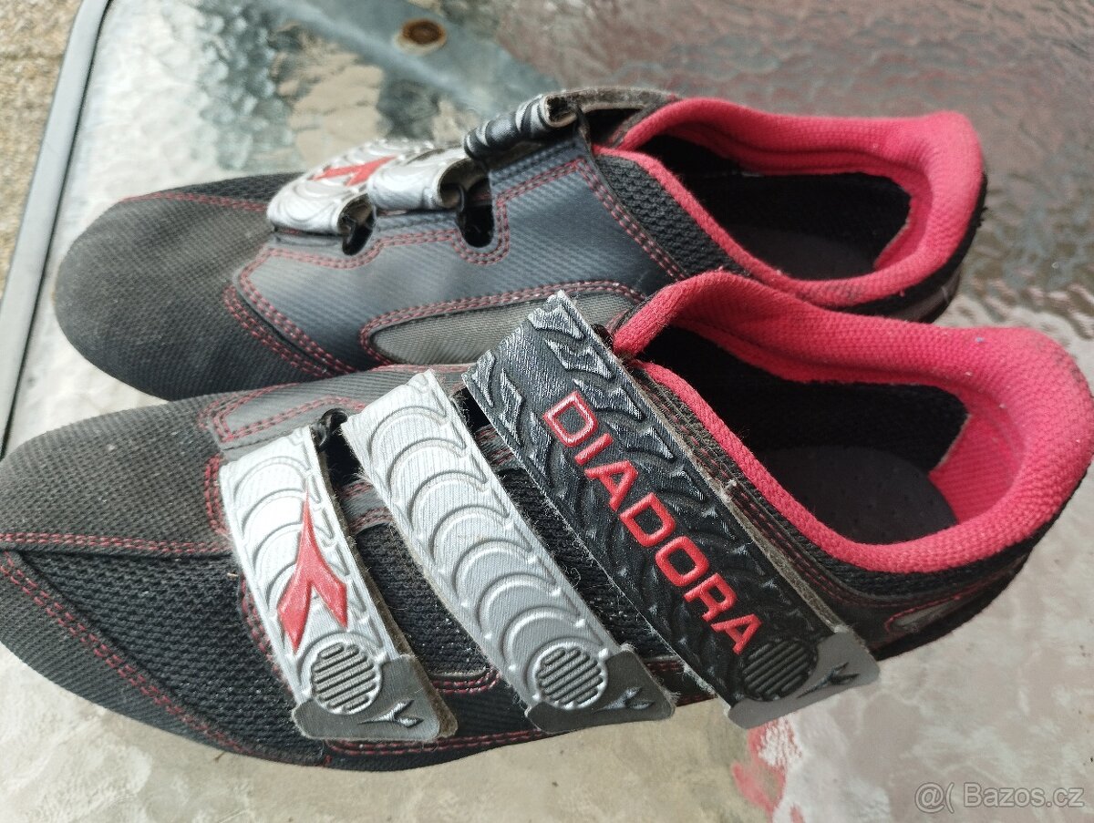 Tretry Diadora 42 - 2