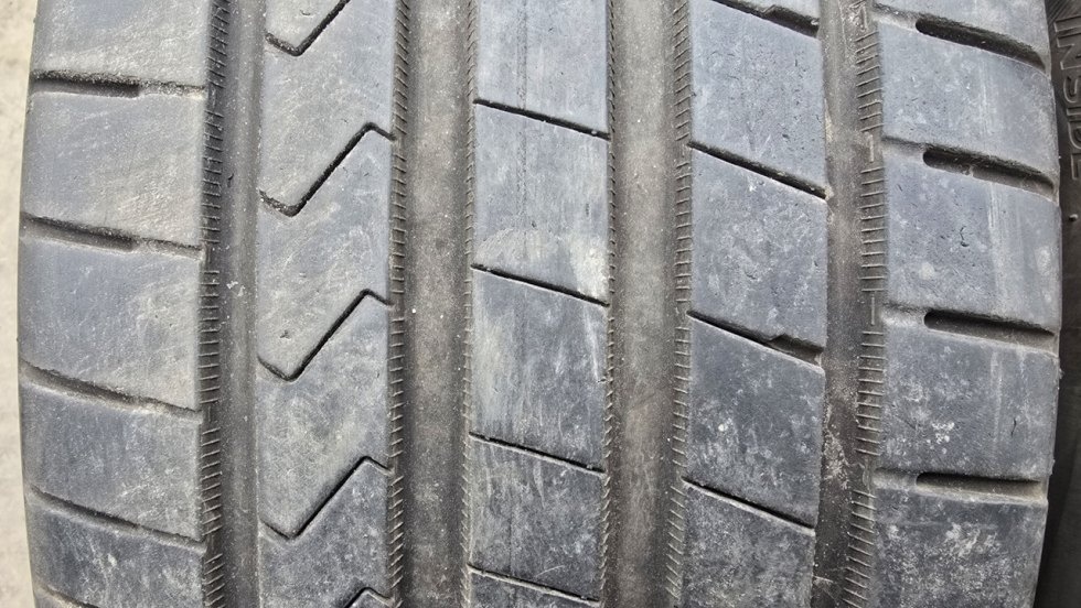 Letní pneu 245/45/18 Hankook - 2