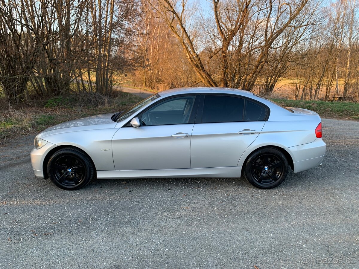 BMW 318i e90 carplay - 2