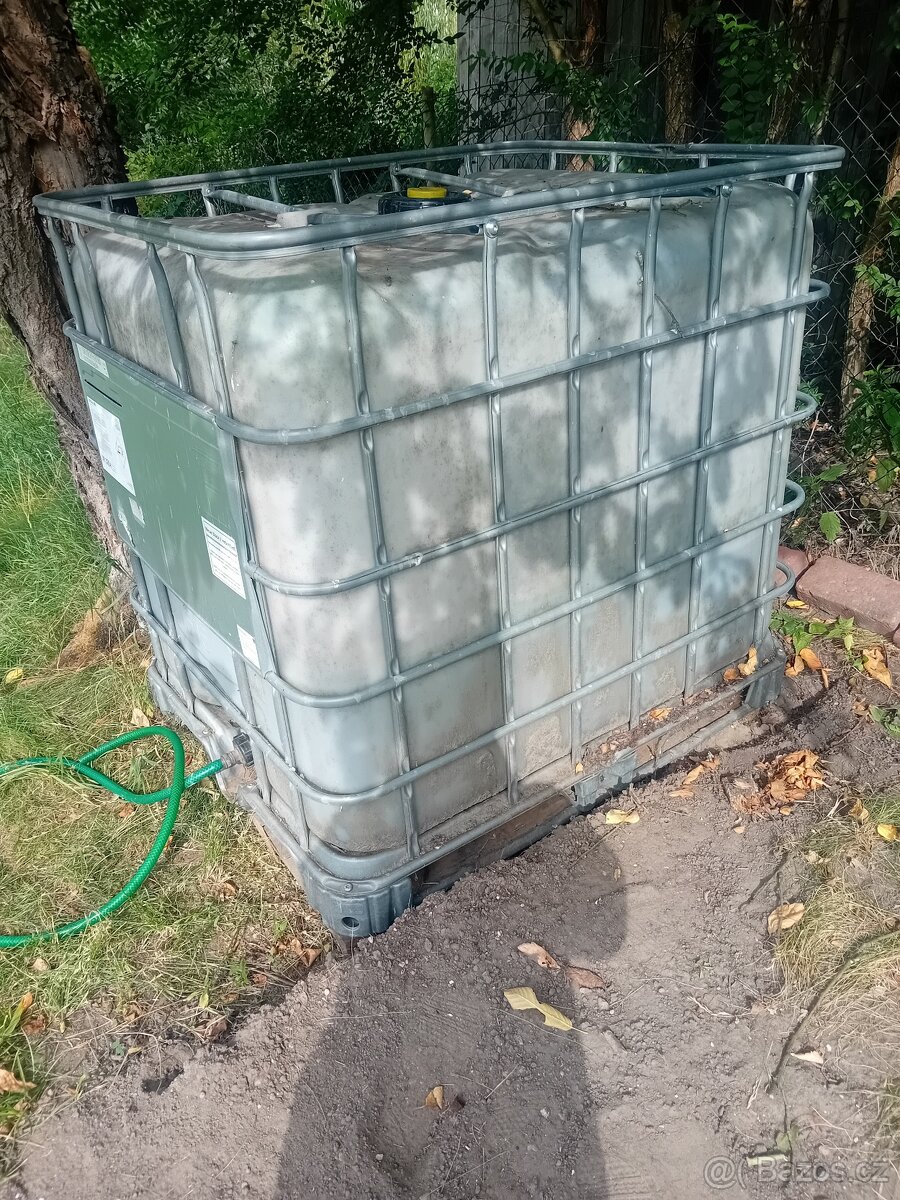 Nádrž 1000l - 2