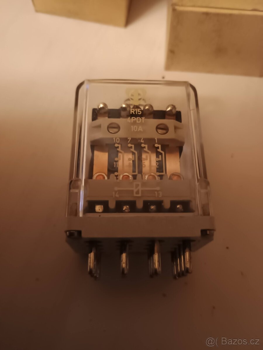 Relé - 2