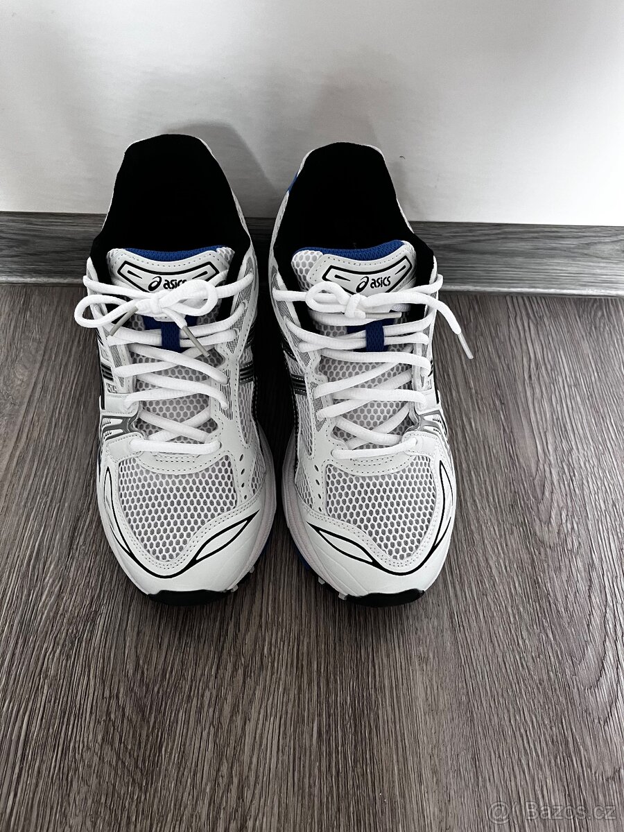 Krásné boty Asicis. - 2