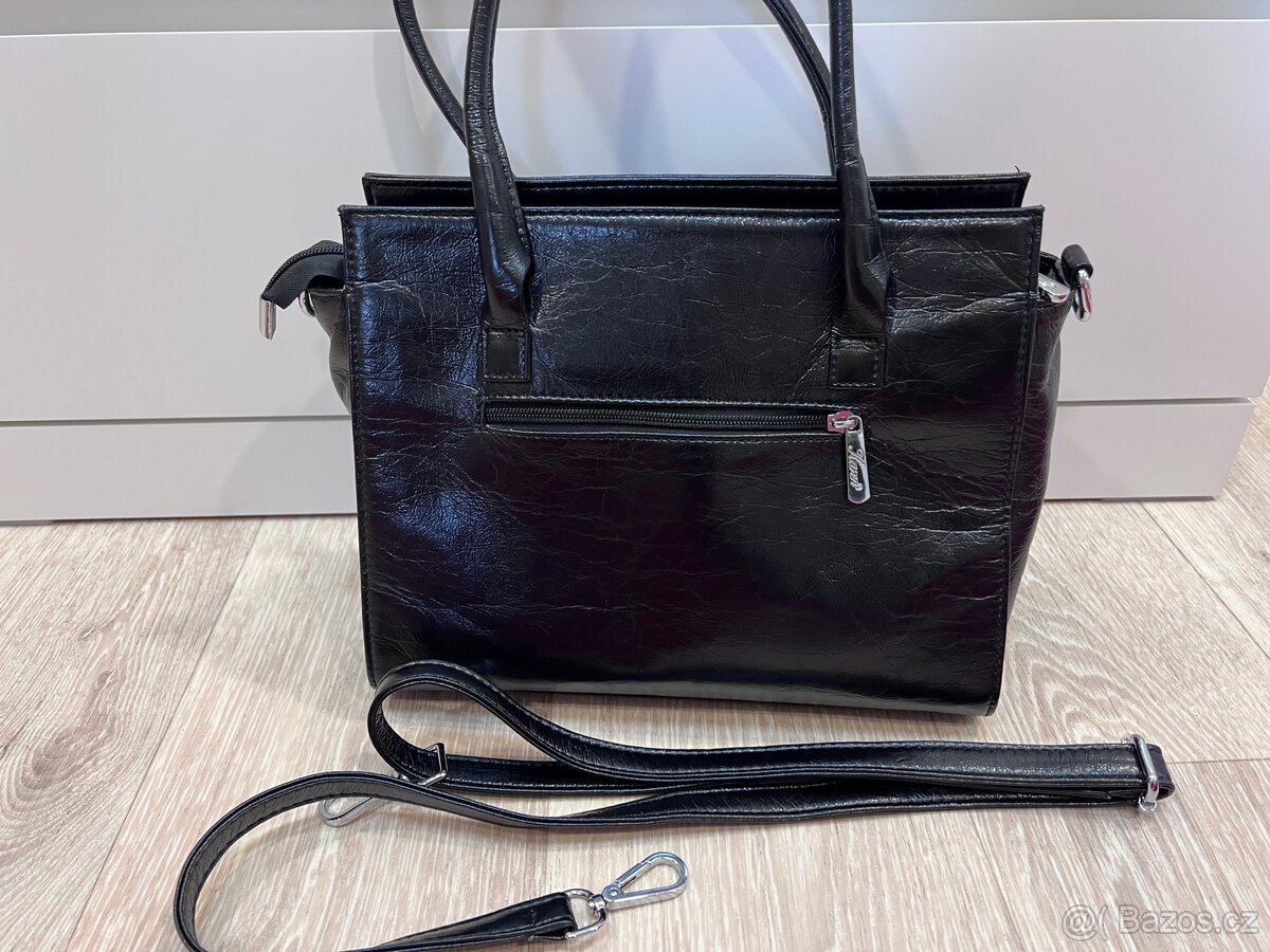 Černá kabelka - 2