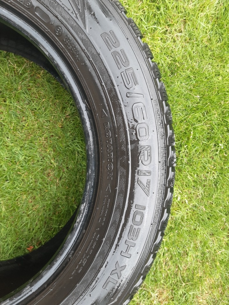 Nokian 225/60 R17 zimní - 2