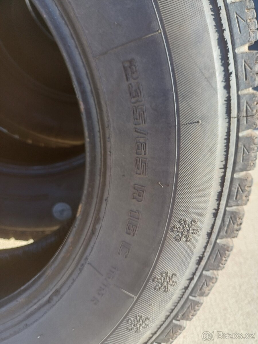 235/65 R16C. Zimní pneu Vraník, Protektor, Cena za sadu - 2