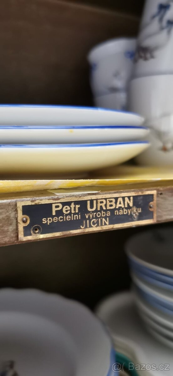 Starý kuchyňský kredenc - 2