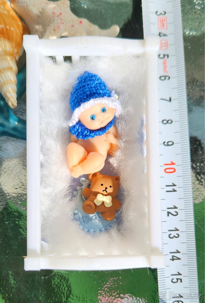 Prodám miminka v košíku a postýlce. - 2