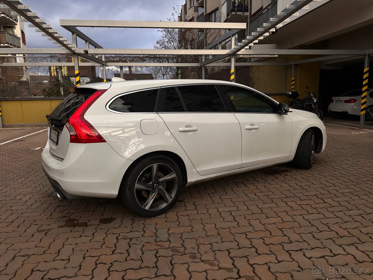 Volvo V60 D6 R-Design hybrid - 2