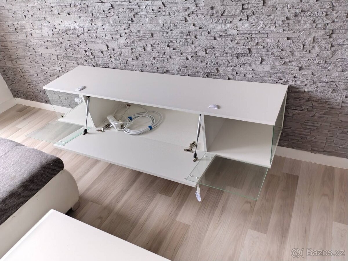 obývací stěna - 2