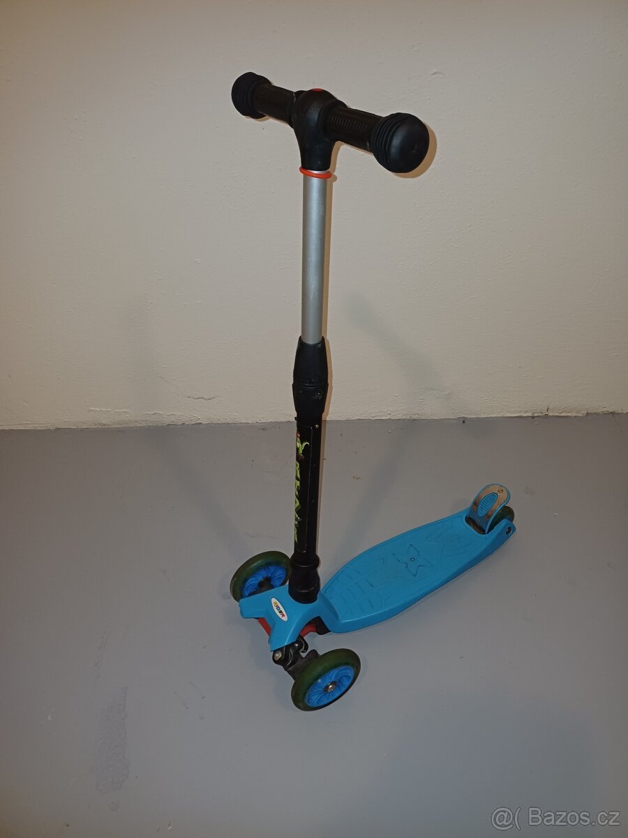 Tříkolová koloběžka modrá - 2