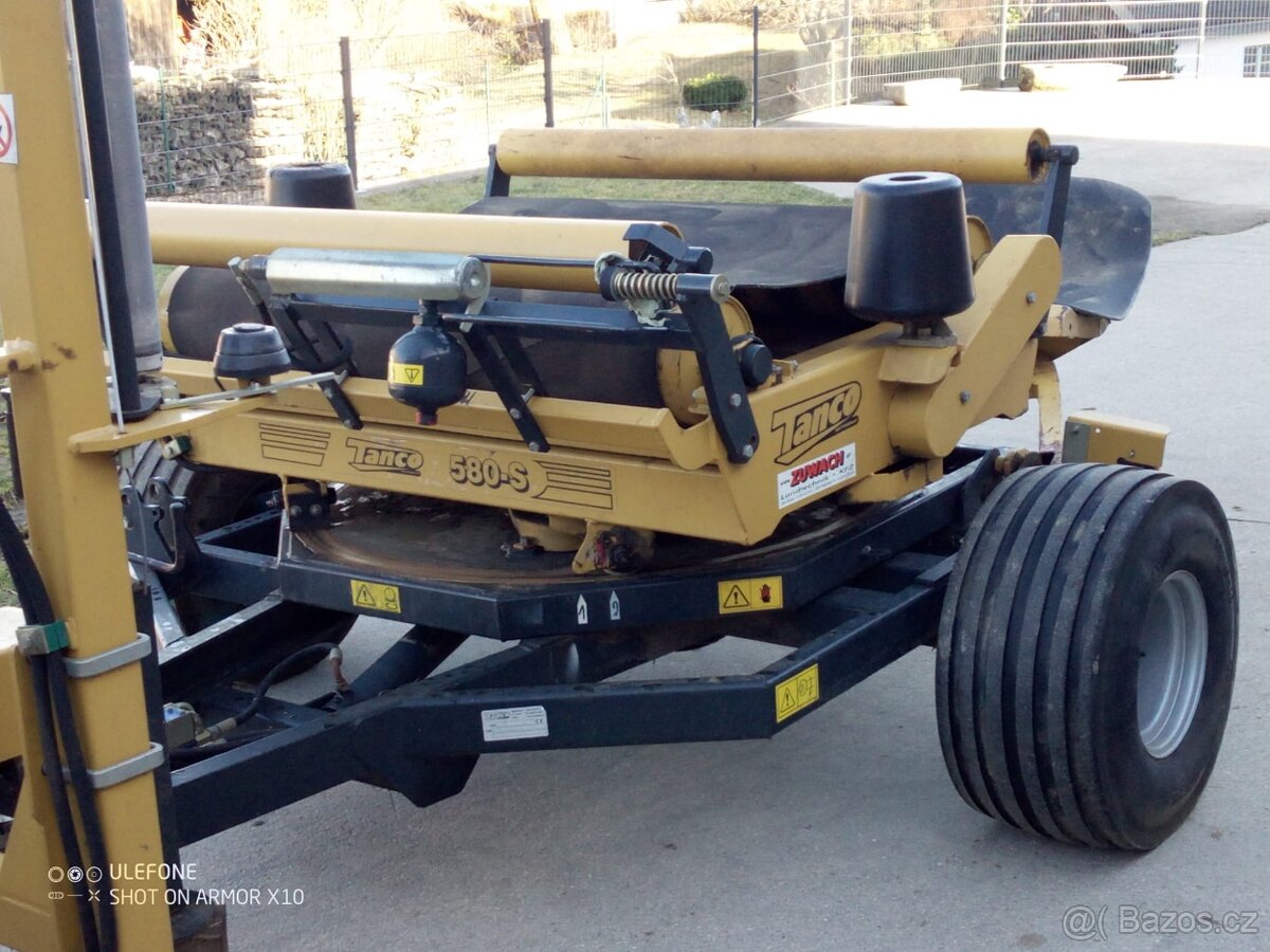 Tažená balička na kulaté balíky - 2