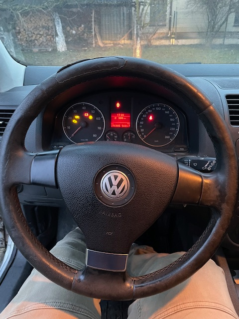 VW golf V 1.6 75kw - 2