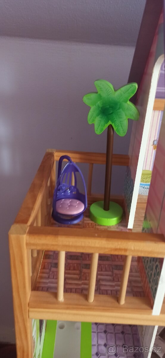 Dřevěný domeček pro panenky - 2