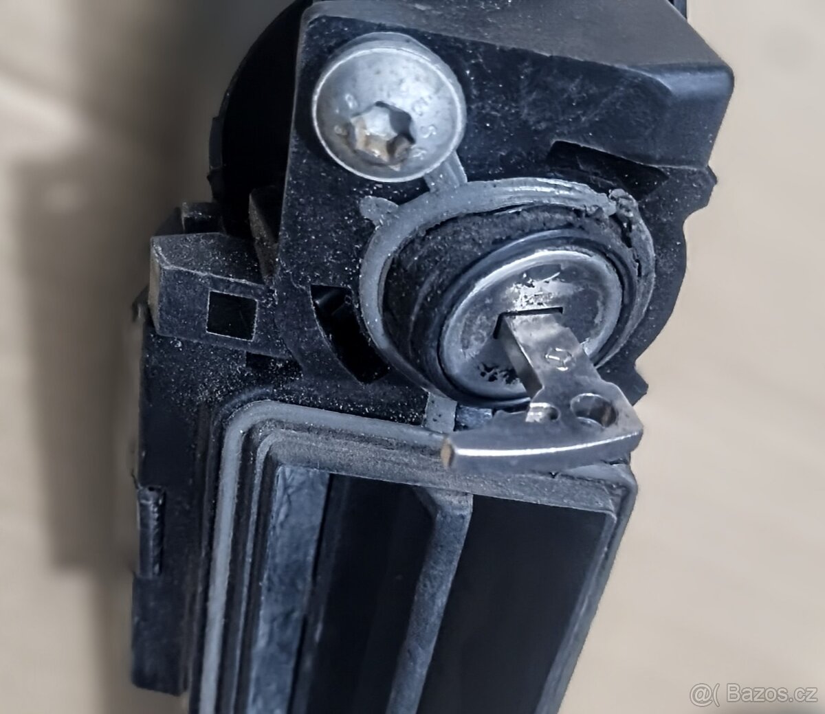 Zámek Mercedes C W203 - 2