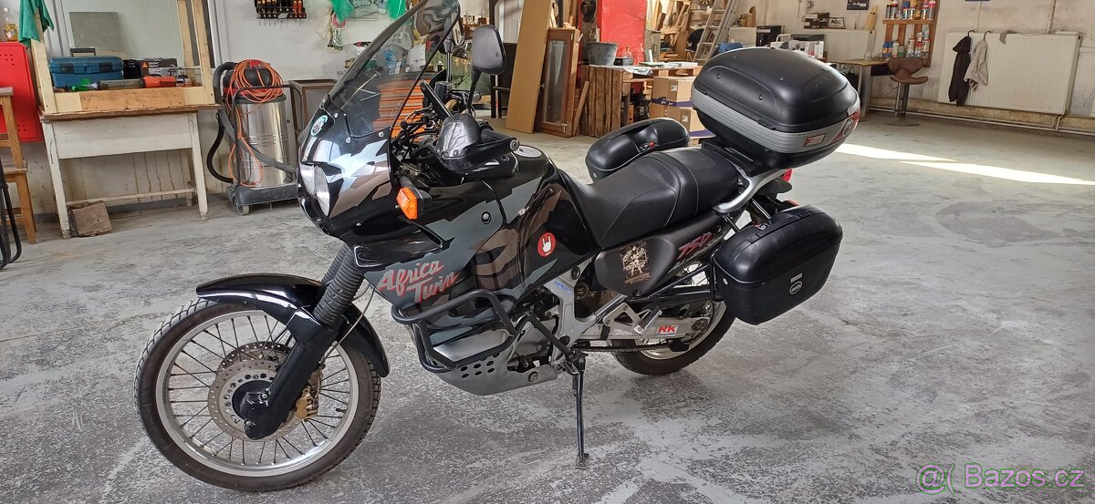 Africa tvin xrv 750