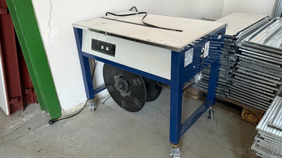 Páskovací stroj poloautomatický - 2