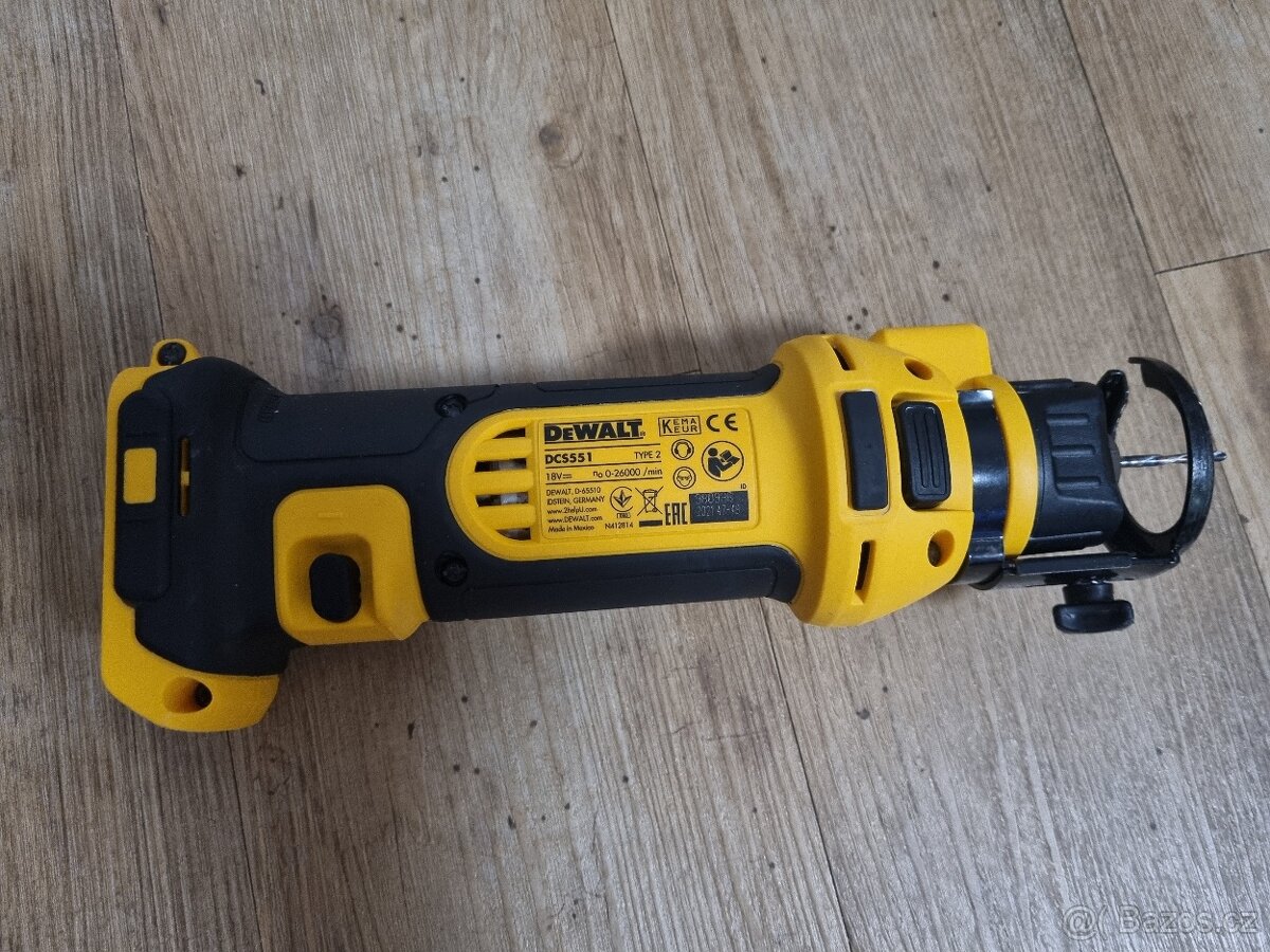 Dewalt vyřezávačka do sadrokartonu - 2