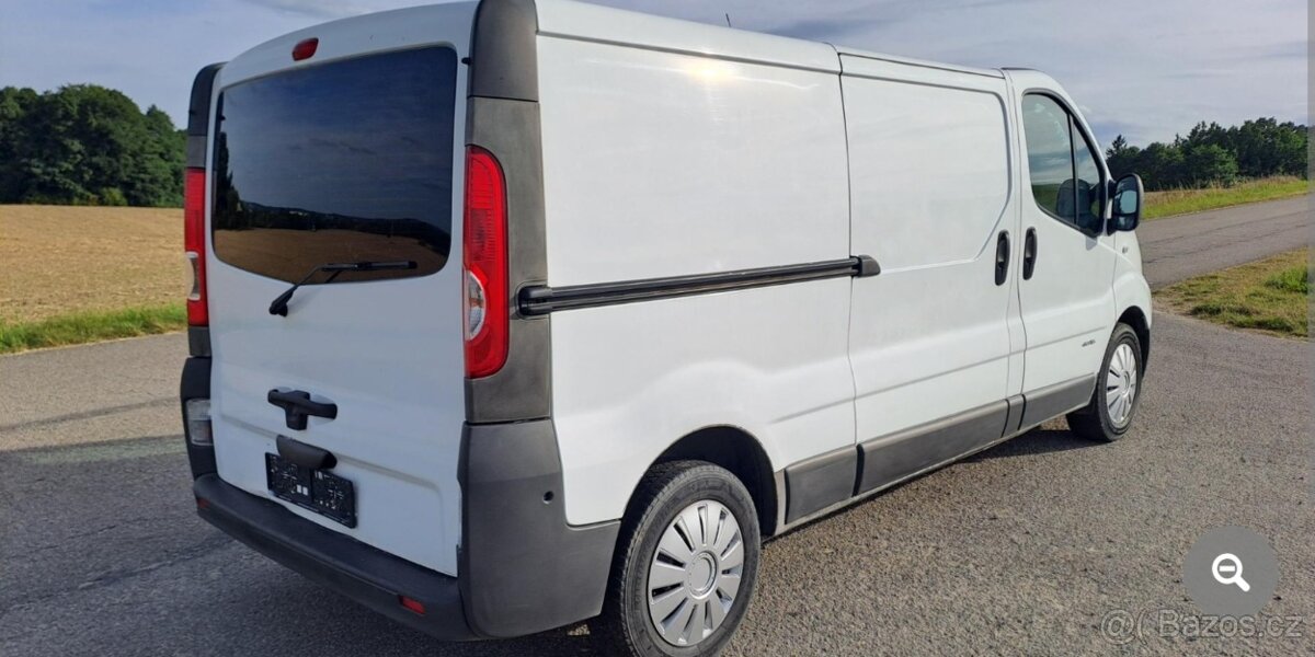 Renault Trafic 2,0 DTI 84 kW Long r. v 2011 - 2