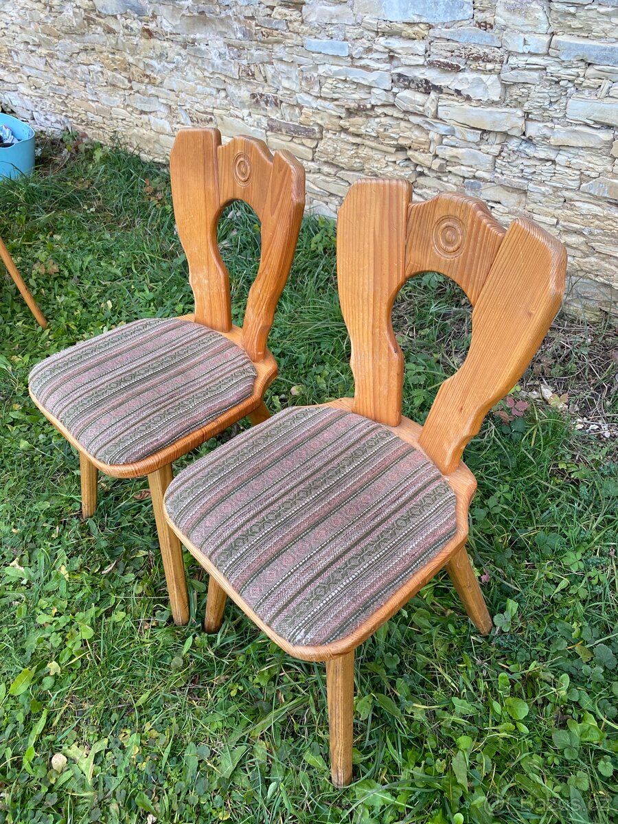 Židle dřevěné - polstrované - 2