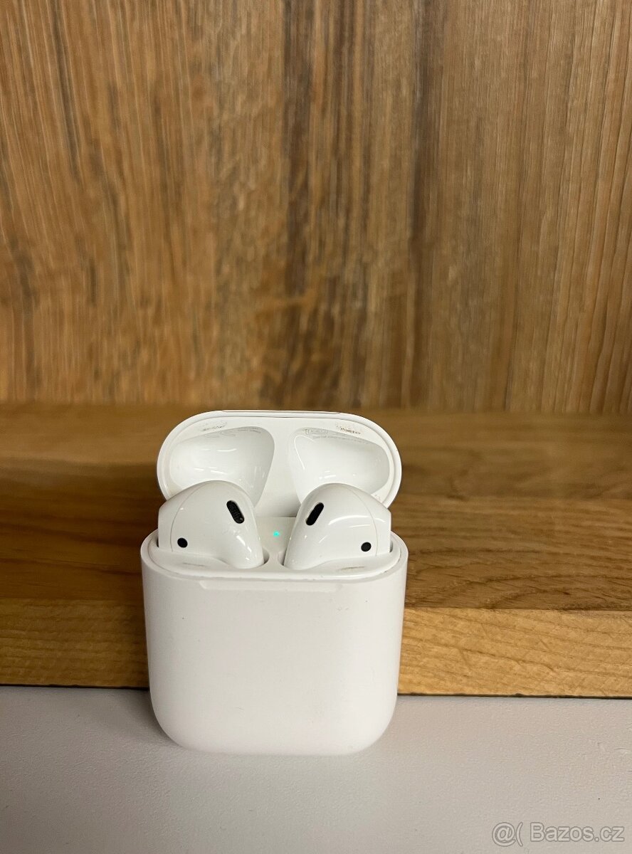 Airpods sluchátka 1. generace - 2